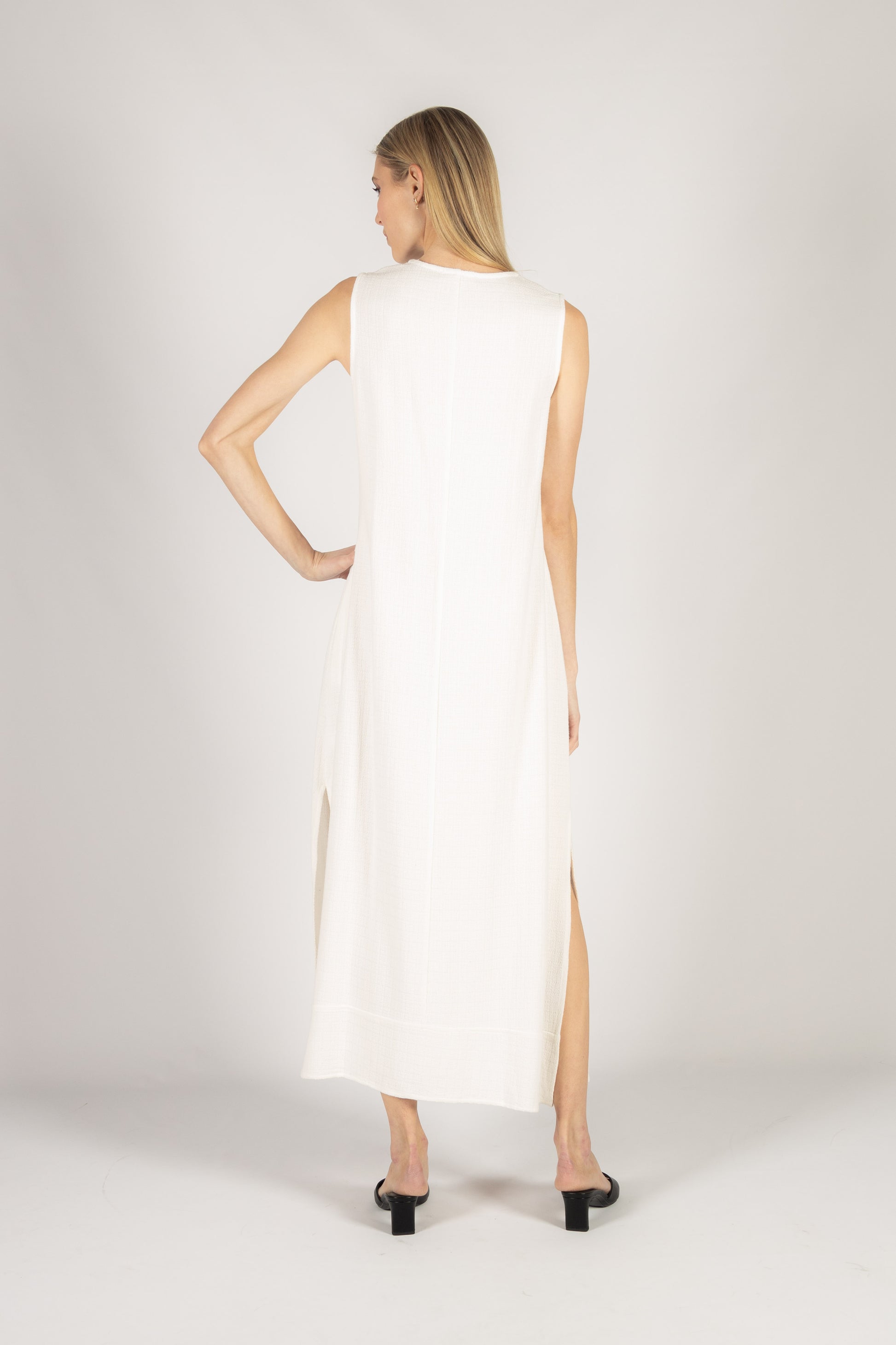 Sleeveless Linen Maxi Dress w/ Side Slits M / Ivory Sleeveless Linen Maxi Dress w/ Side Slits M / Ivory